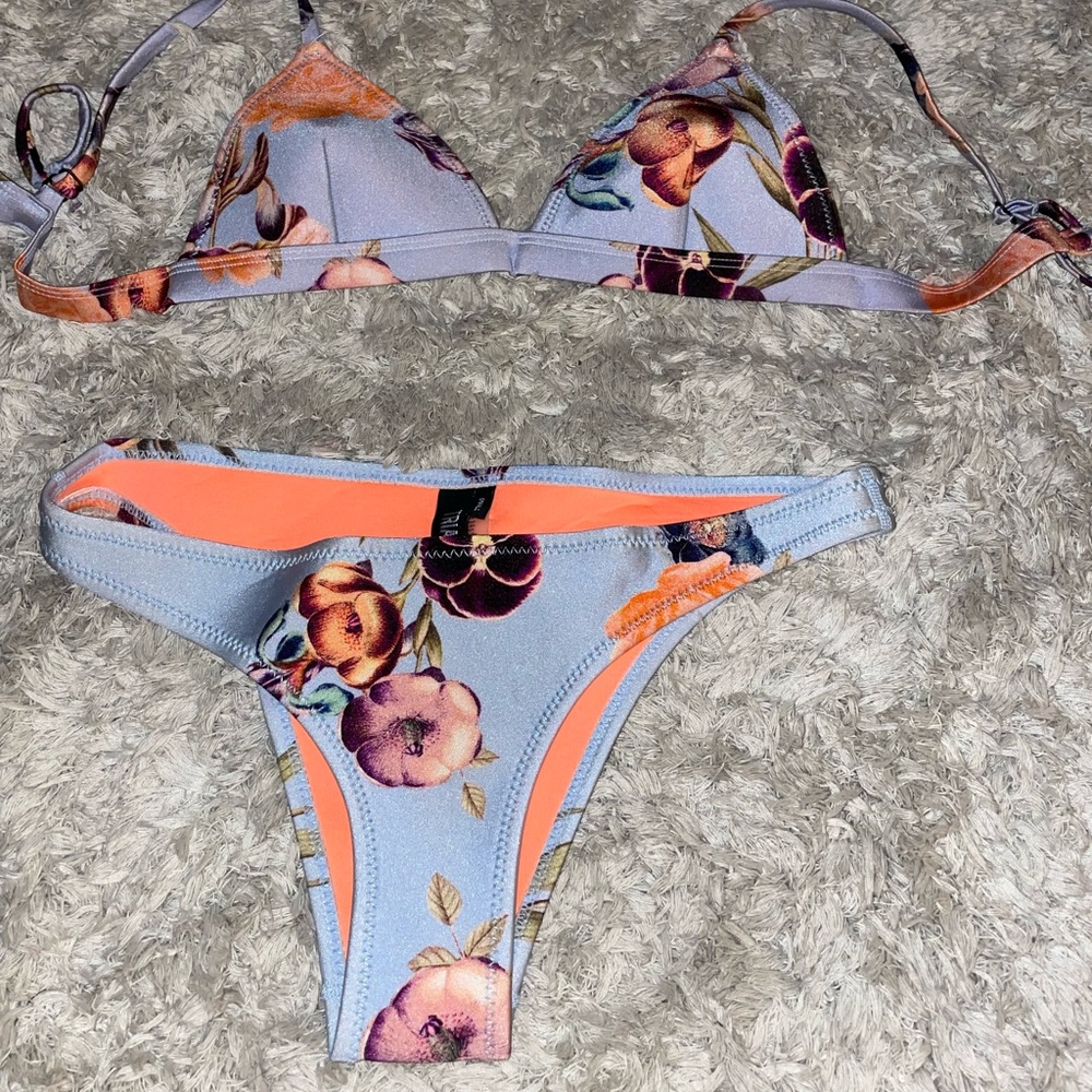 Triangl Bikini (top and bottom)